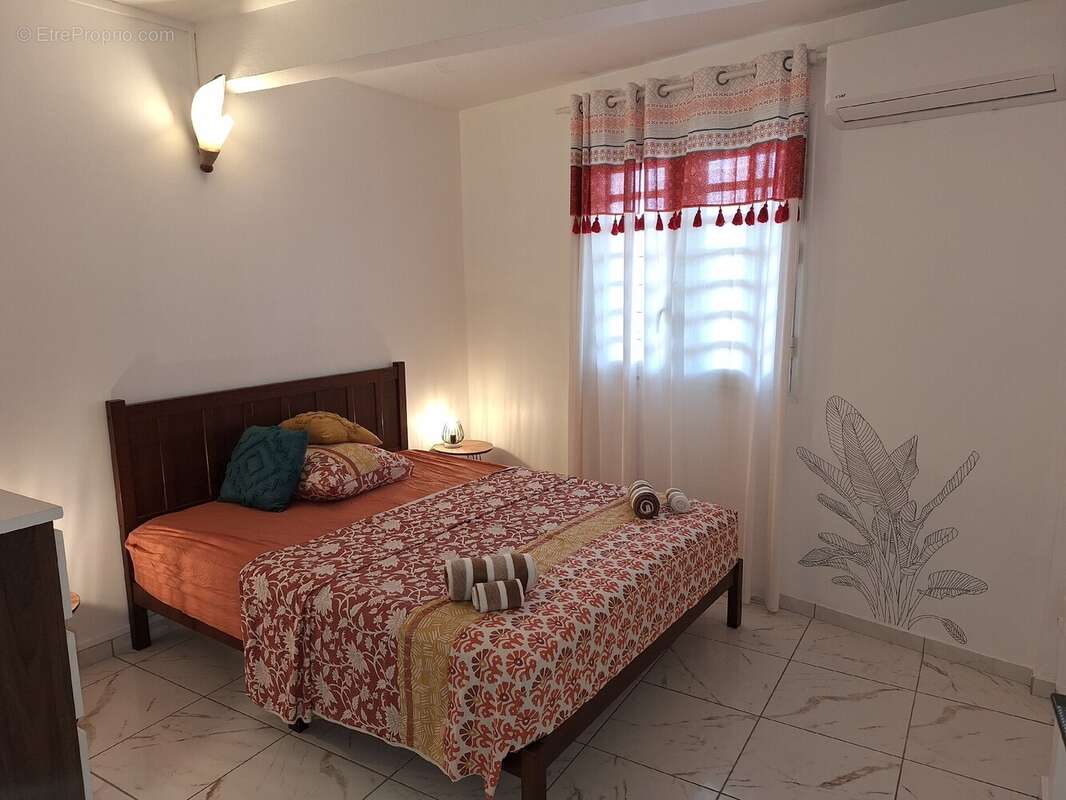 Maison 211 m² à Sainte-Marie  - photo 8