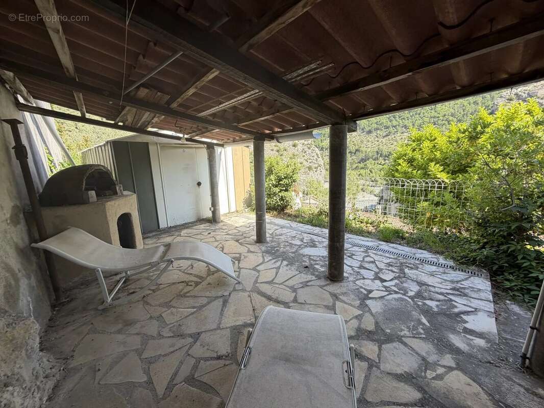 Maison à ENTREVAUX