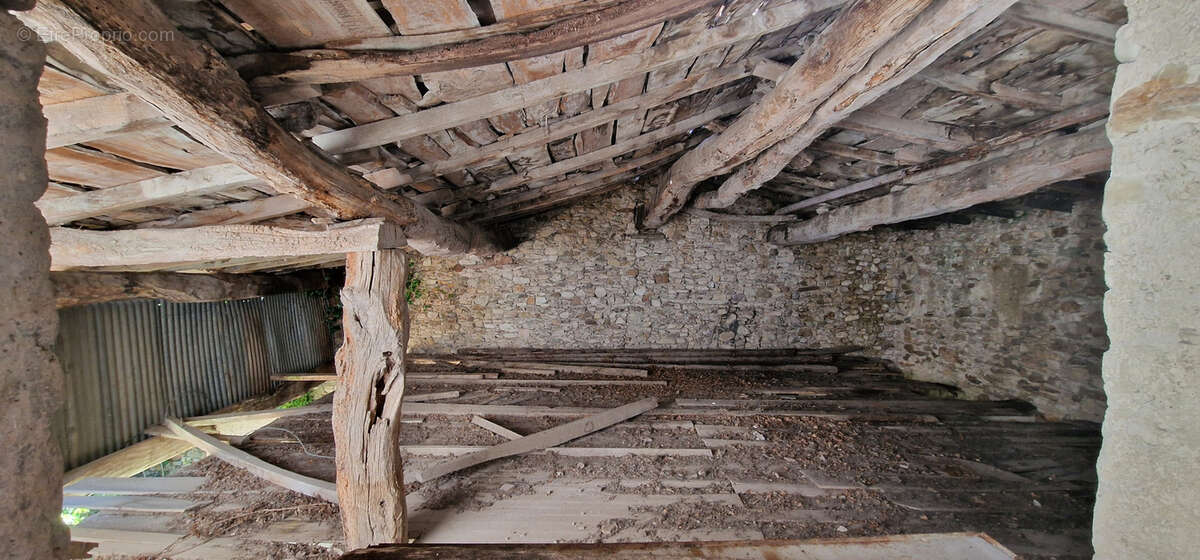 Maison à LA BEGUDE-DE-MAZENC