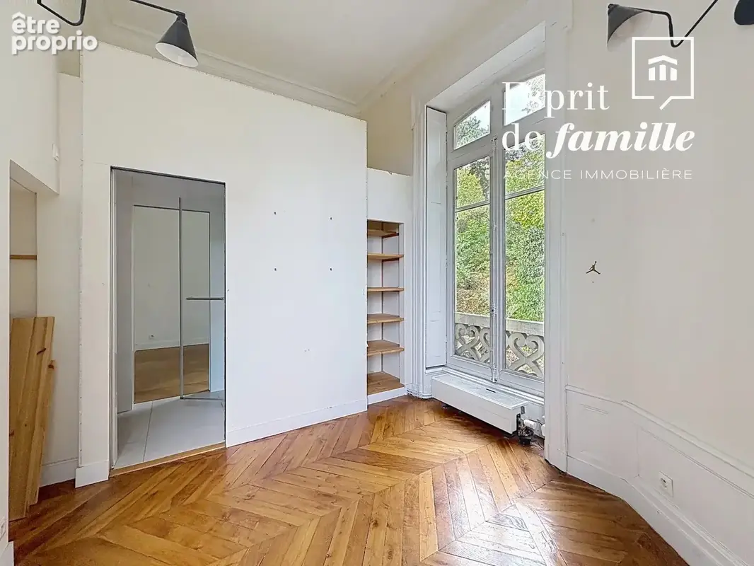 QUAI JEAN-JACQUES ROUSSEAU – Appartement de réception de 122 m² dans une maison bourgeoise - photo 14