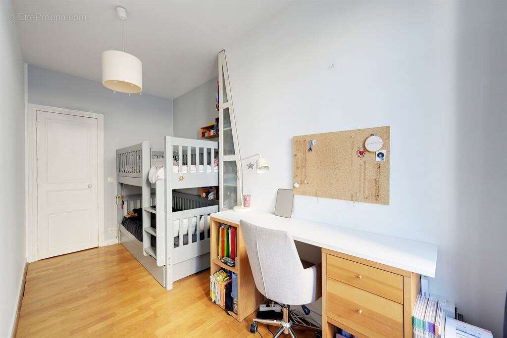 Appartement à LEVALLOIS-PERRET