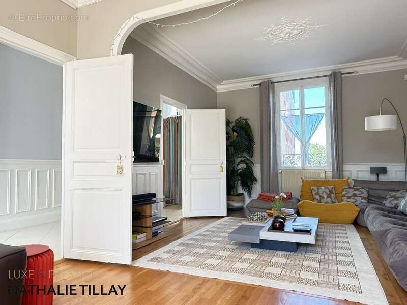 Orléans Dunois, maison bourgeoise à vendre, grand jardin et stationnements, parcelle 457 m² - photo 10