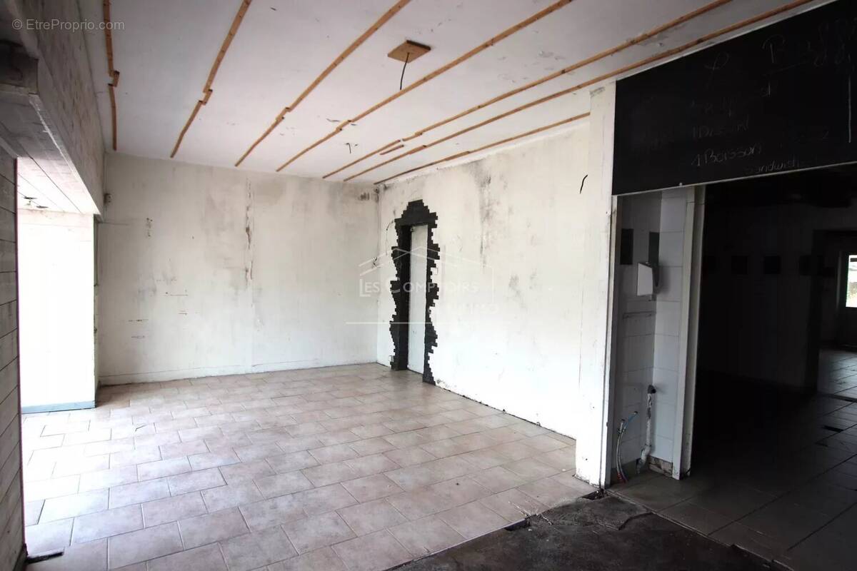 Appartement à DONGES