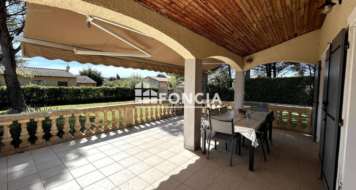 Maison à MONTAREN-ET-SAINT-MEDIERS