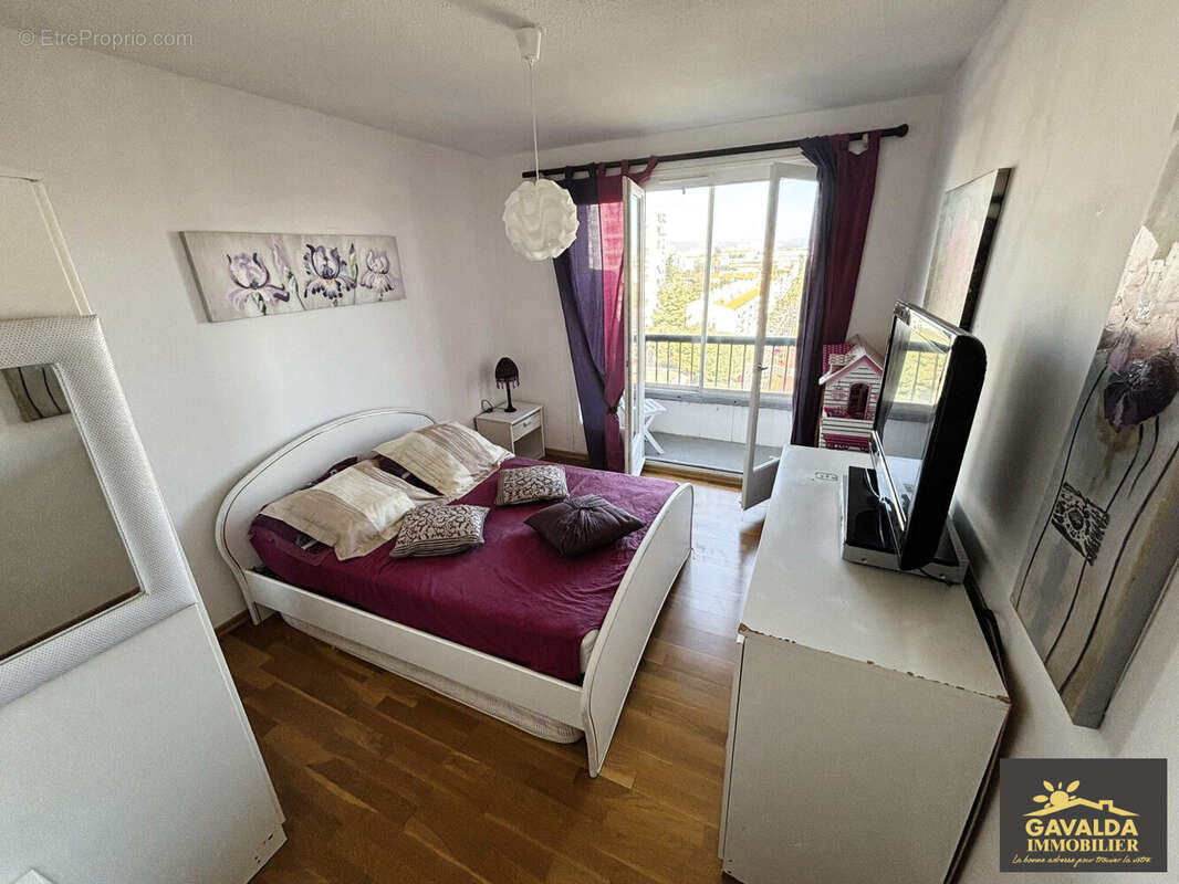 Chambre 2 - Appartement à PERPIGNAN