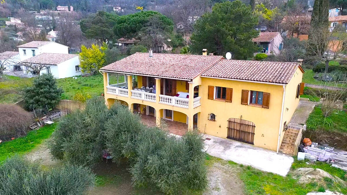 Maison à COLLOBRIERES