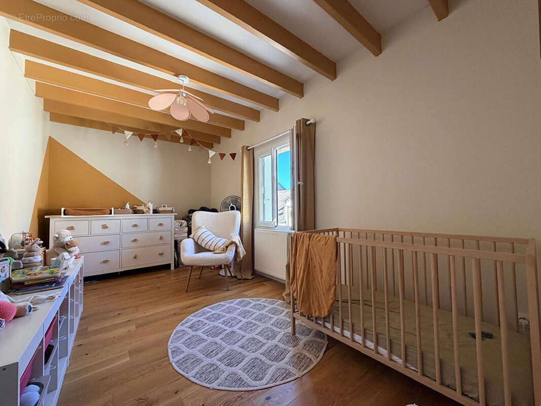 Maison de ville Montsort - 3 chambres, poêle à granulés, panneaux solaires - photo 10