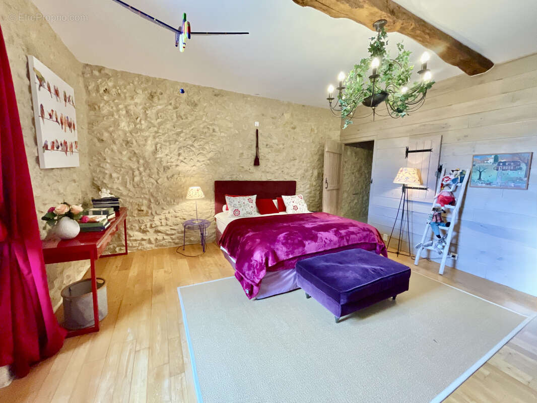 Maison à VIC-FEZENSAC