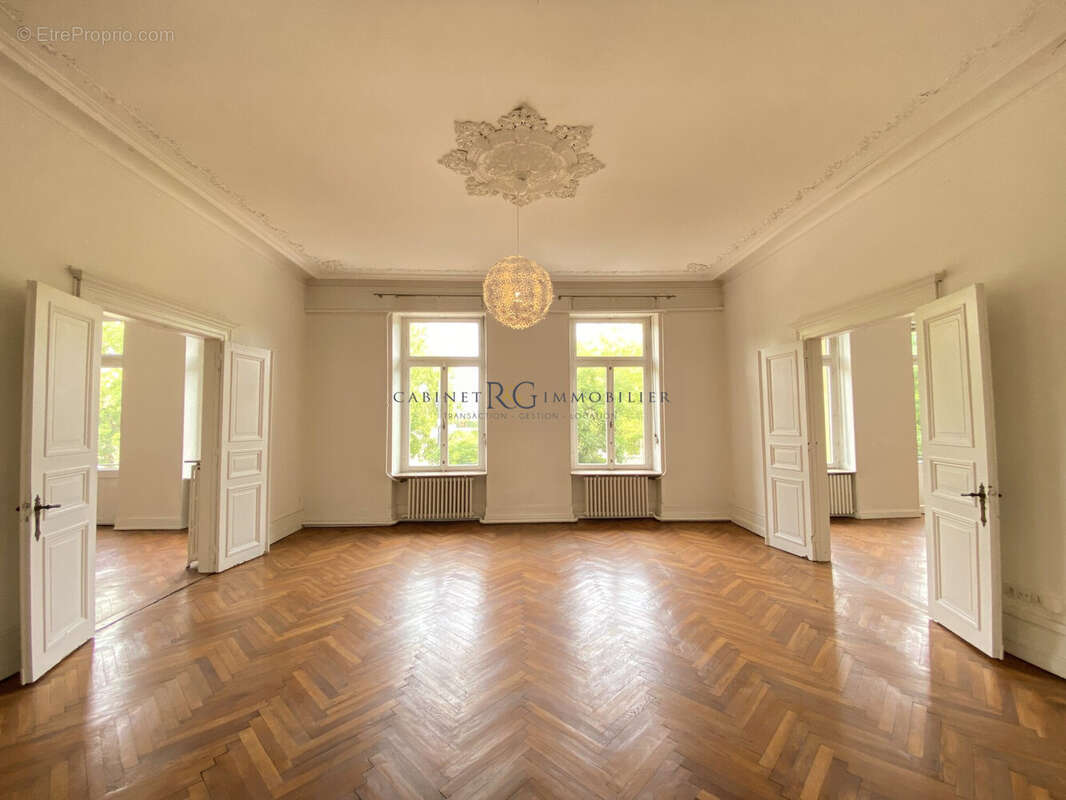 Commerce 257 m² à Metz  - photo 2