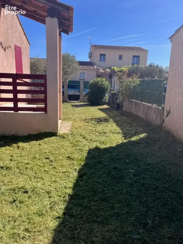 Saint Etienne du Grès : Villa de plein pied, 3 chambres, terrain 410m² - photo 6