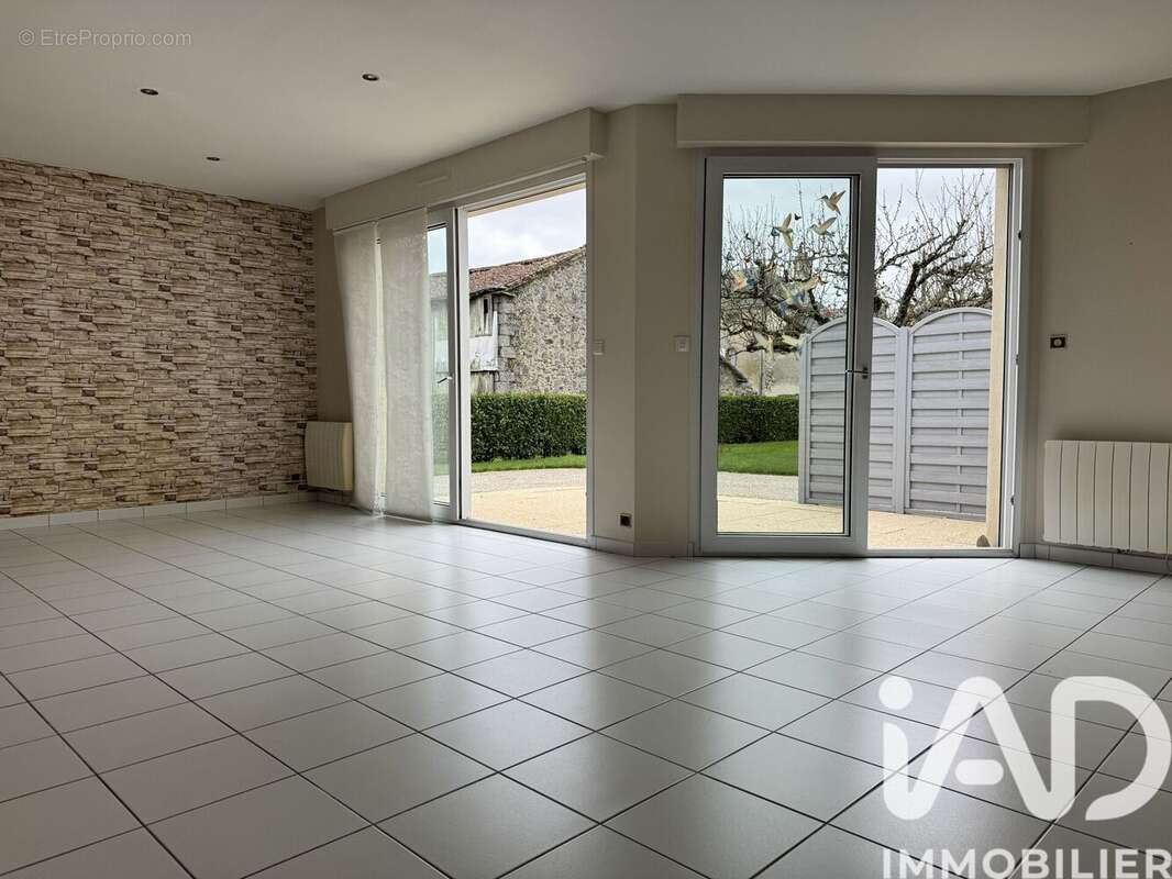Photo 3 - Maison à MONCOUTANT
