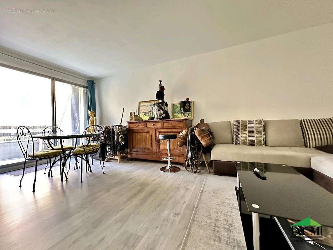 Appartement à MERY-SUR-OISE