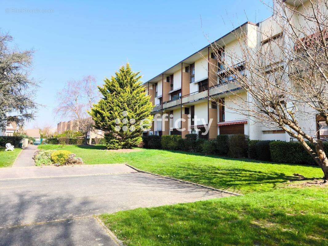 Appartement à BRIE-COMTE-ROBERT