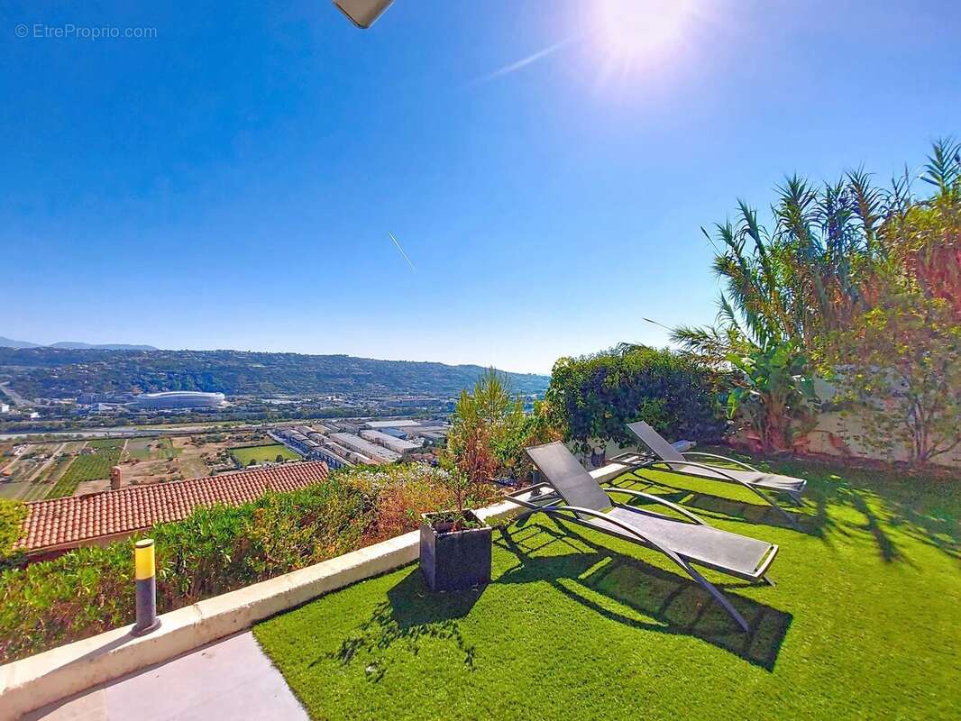 Maison à SAINT-LAURENT-DU-VAR