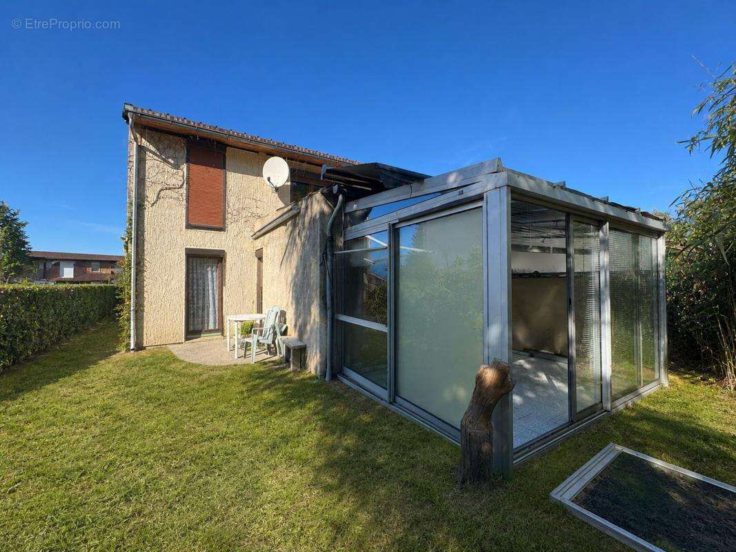 Maison 122 m² à Saint-Quentin-Fallavier  - photo 2