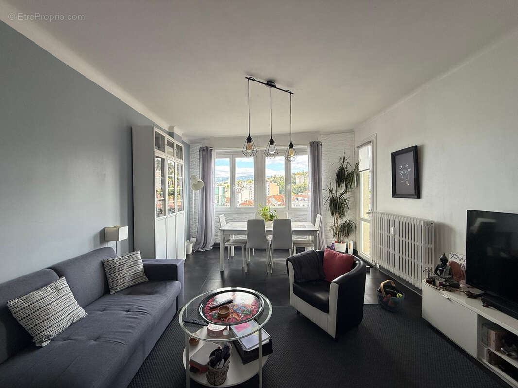 Appartement à SAINT-ETIENNE