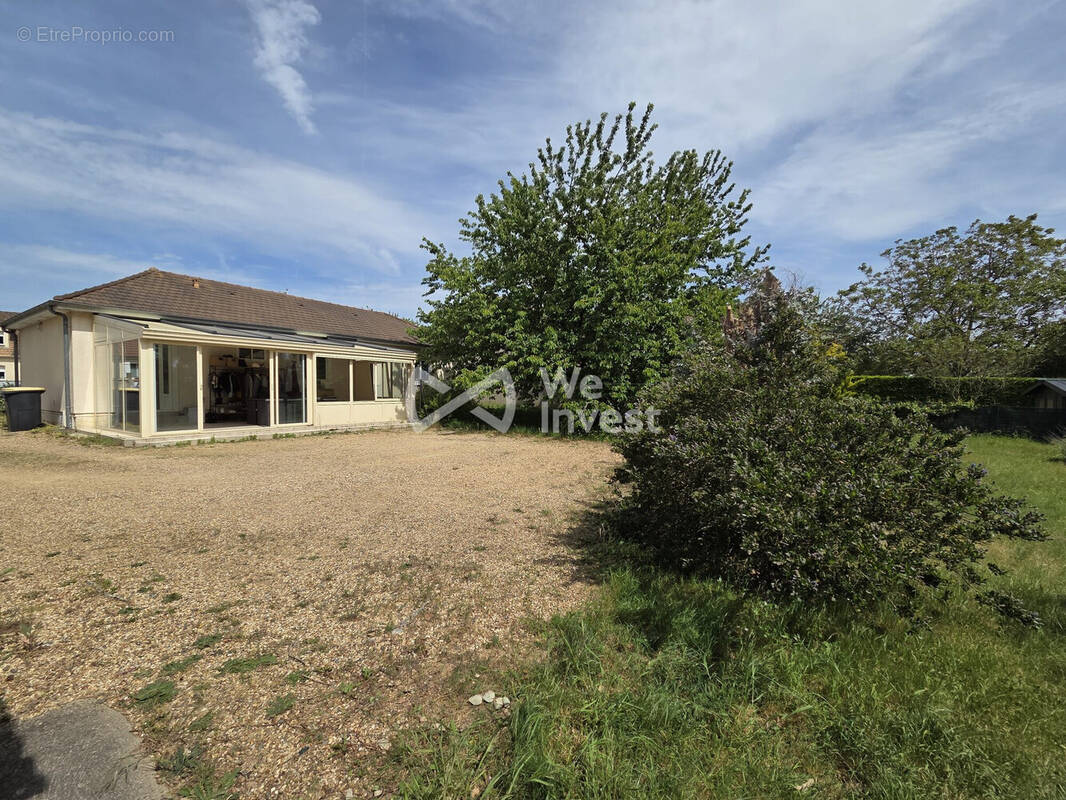 Maison à LA BAZOGE