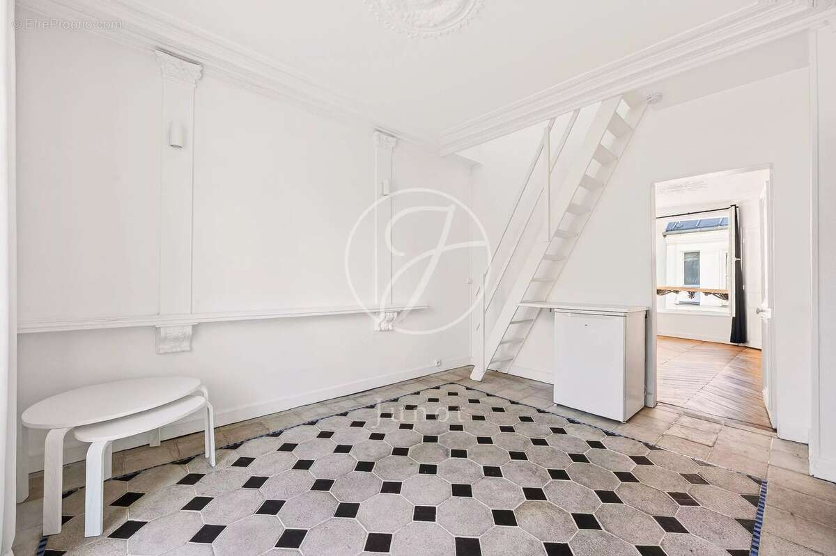 Appartement à PARIS-9E
