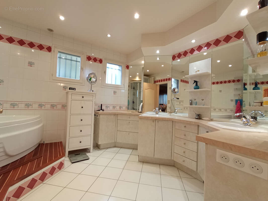 Maison à LE NEUBOURG