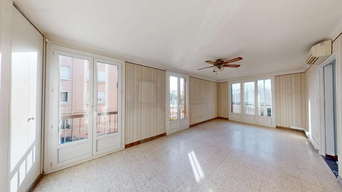 Appartement à PORT-DE-BOUC