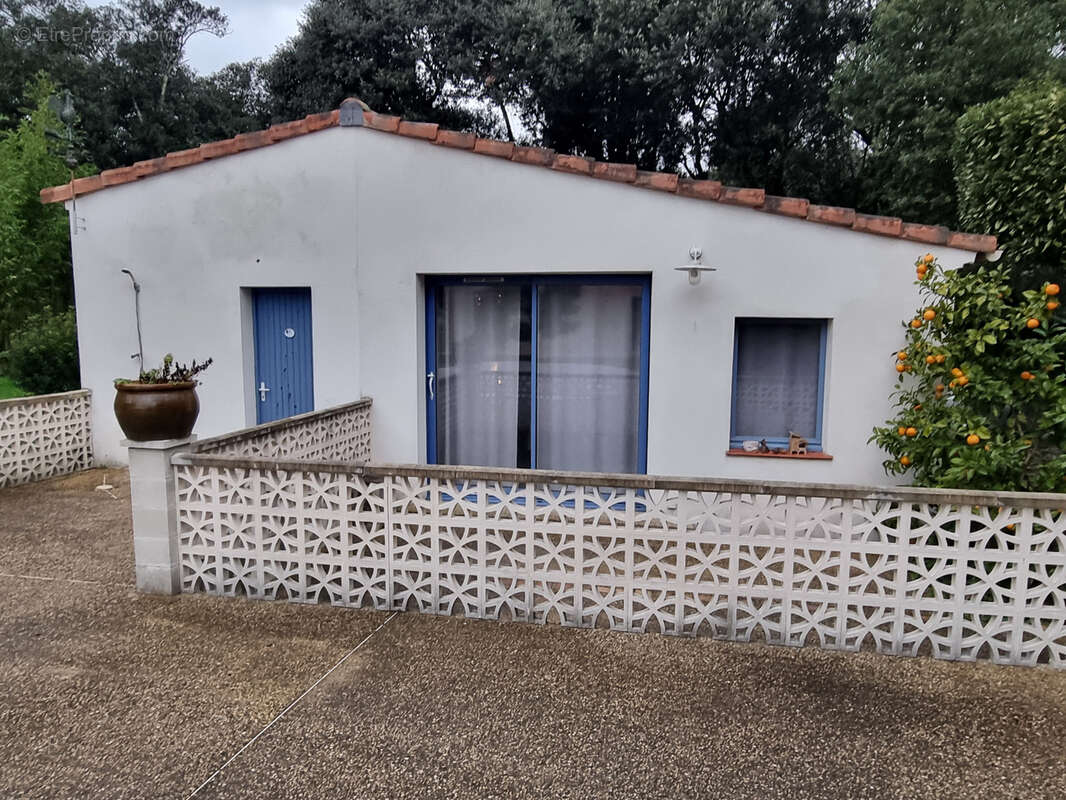 Maison à SAINT-BAUZILLE-DE-MONTMEL