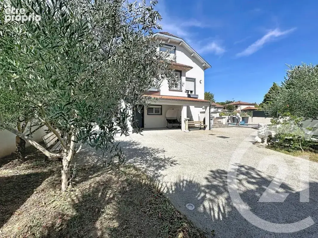 Maison 360 m² à Feyzin  - photo 2