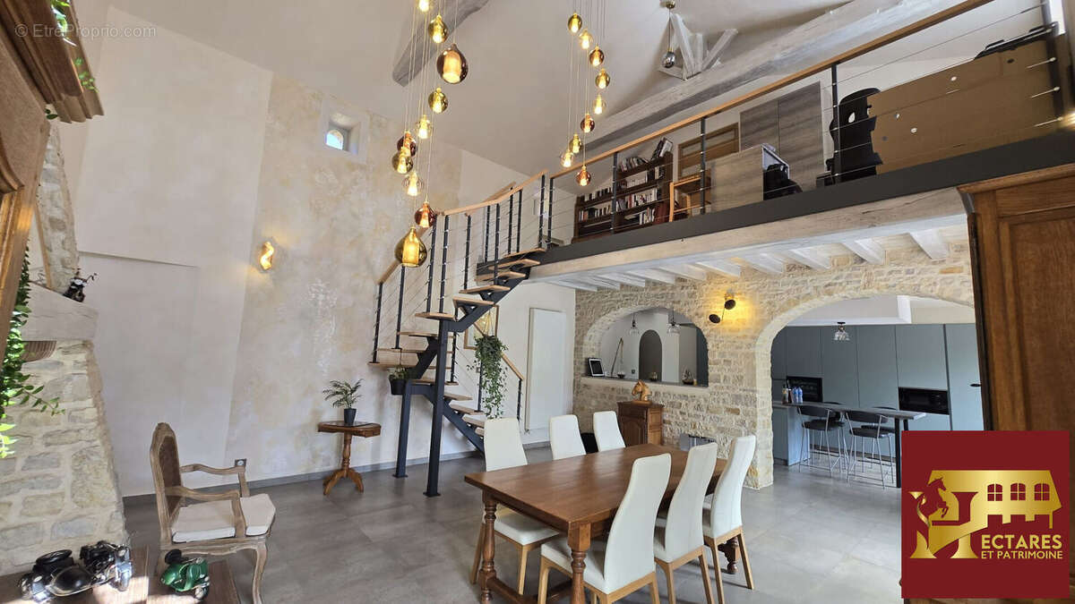 Maison à SAINT-FLORENT-DES-BOIS