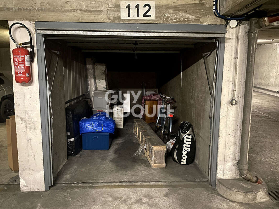 Parking à PARIS-15E