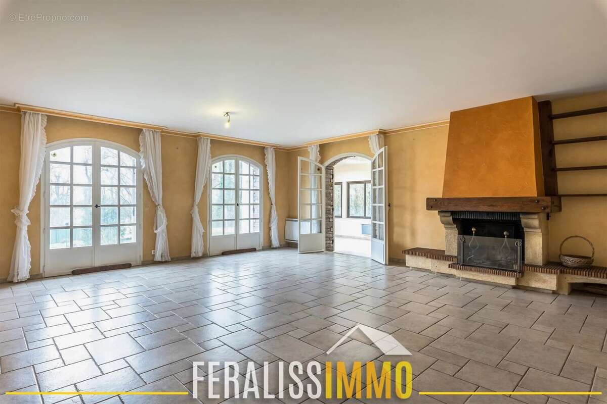 Maison à VAUX-SUR-SEINE