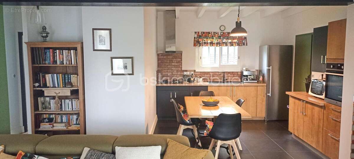 Maison à SAUGNAC-ET-CAMBRAN