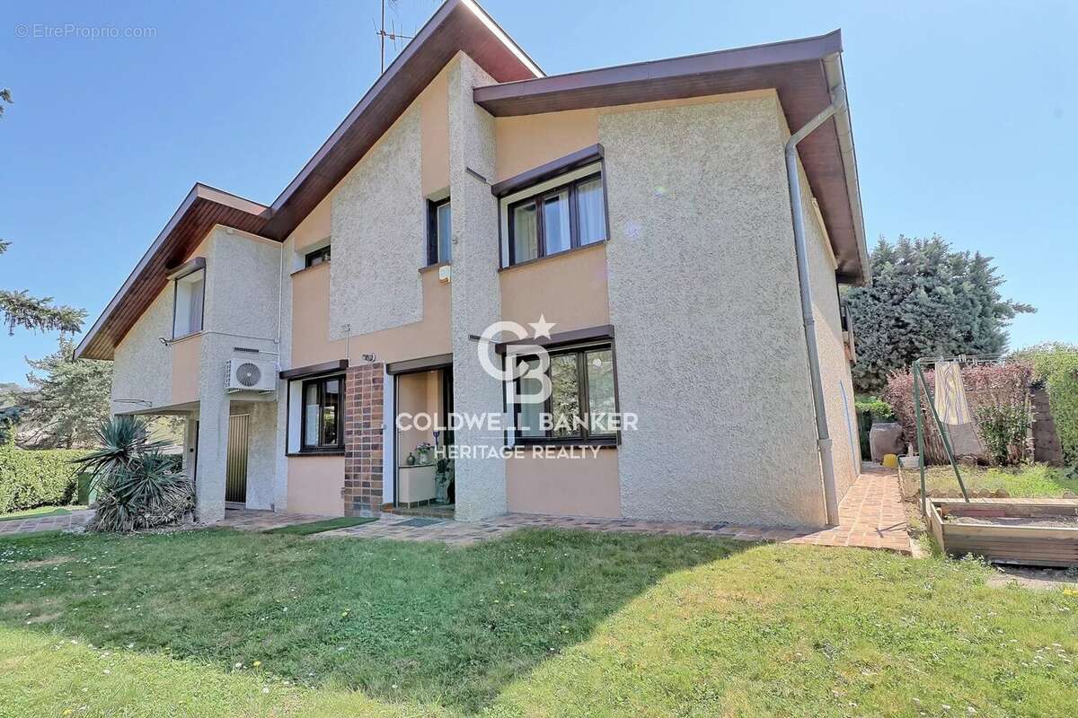 Maison à SAINTE-FOY-LES-LYON