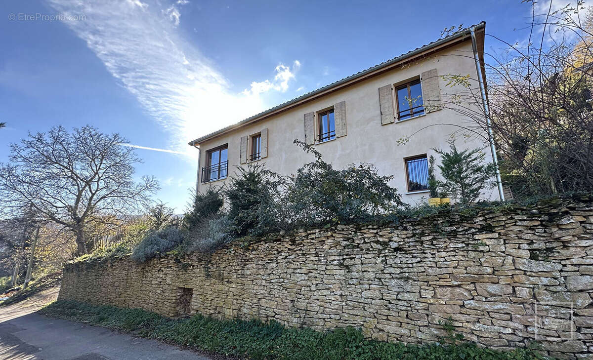 Maison à POLEYMIEUX-AU-MONT-D&#039;OR