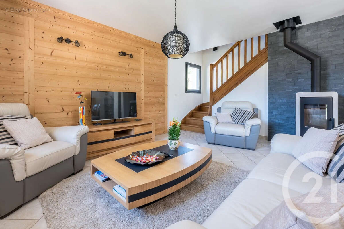 Maison à ARACHES-LA-FRASSE