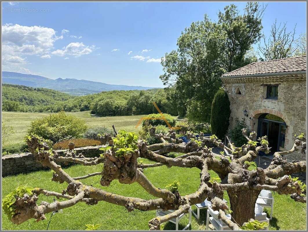Maison à ROYNAC