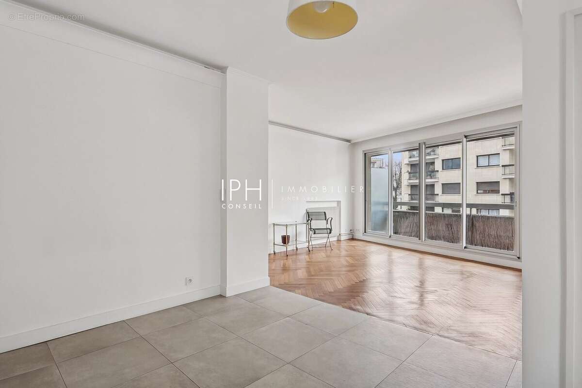 Appartement à NEUILLY-SUR-SEINE