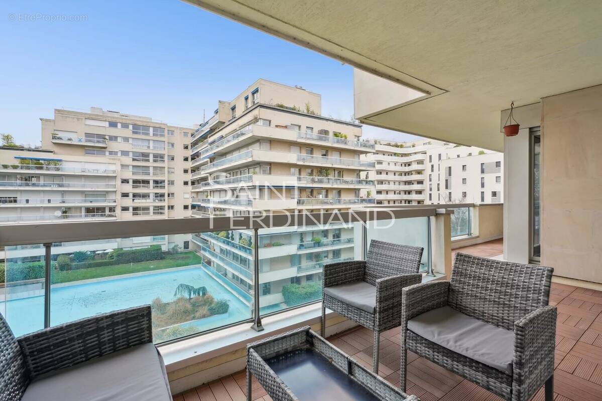 Appartement à NEUILLY-SUR-SEINE