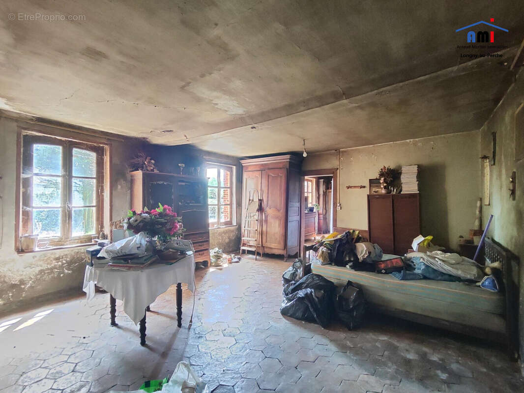 Maison à L'HOME-CHAMONDOT