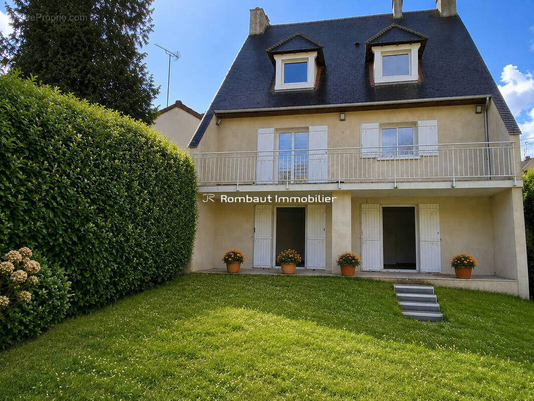 Maison à LA CELLE-SAINT-CLOUD