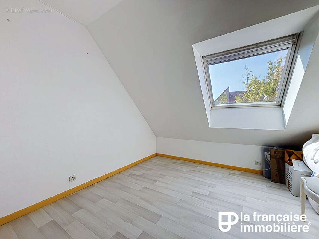A VENDRE - CHAVAGNE - Maison indépendante 7 pièces - garage double - photo 11