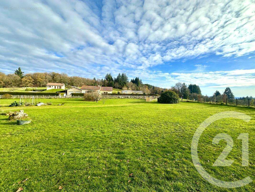 Maison à SAINT-LEGER-LA-MONTAGNE