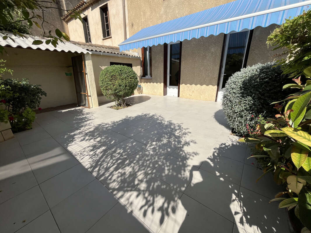 Maison à LEZIGNAN-CORBIERES