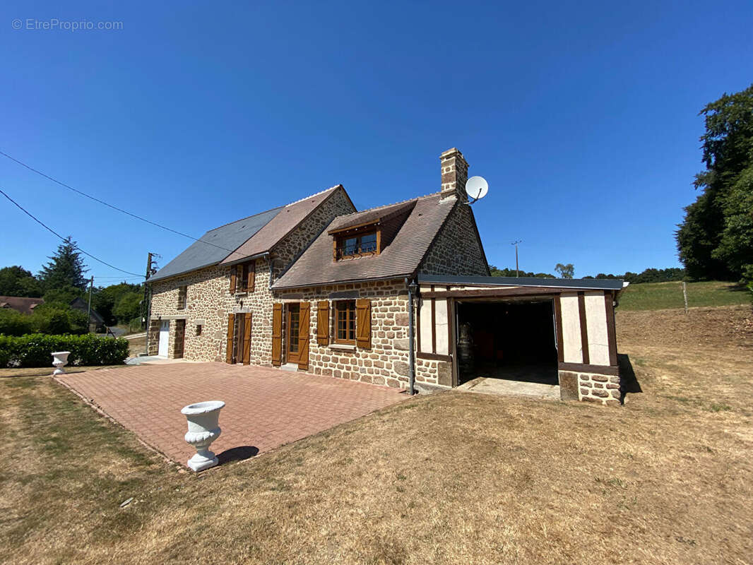 Maison à LONLAY-L'ABBAYE