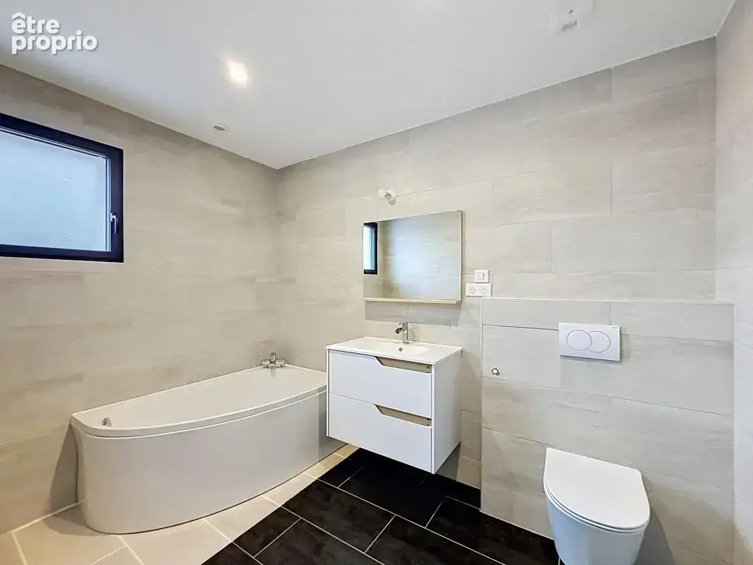 Maison 165 m² à Villieu-Loyes-Mollon  - photo 17