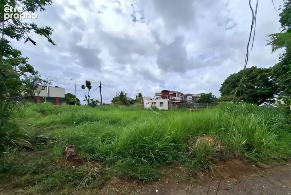Photo Terrain à Ducos au prix de 179 000€