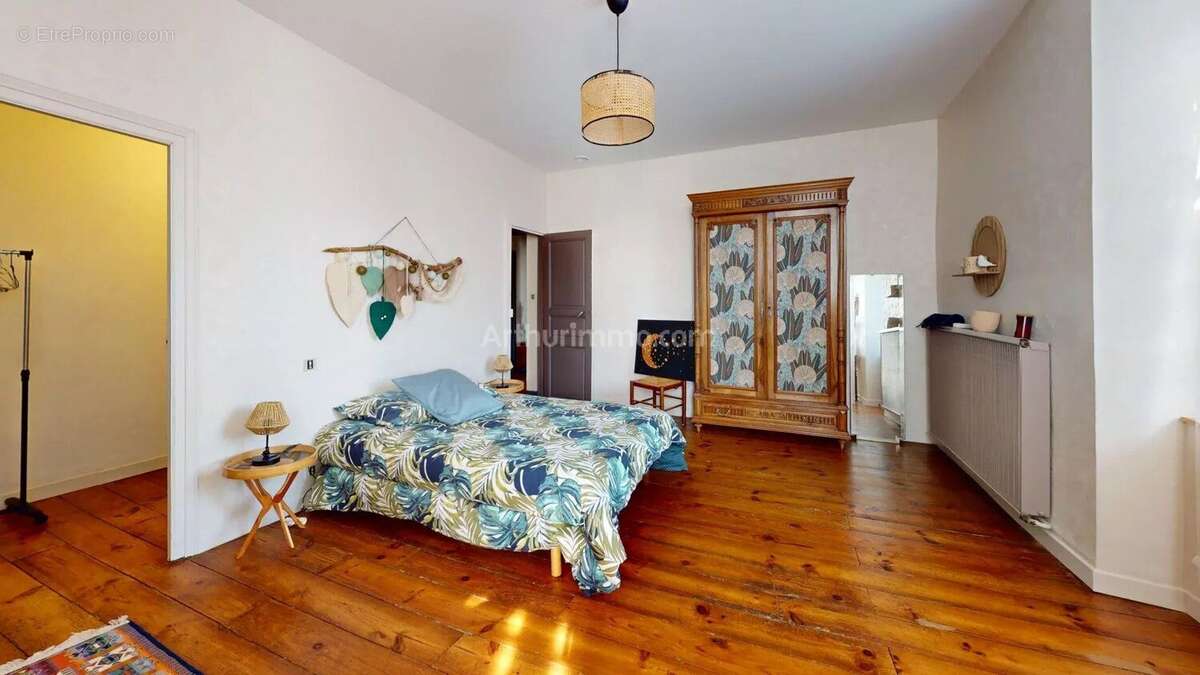 Maison à LAMARQUE-PONTACQ