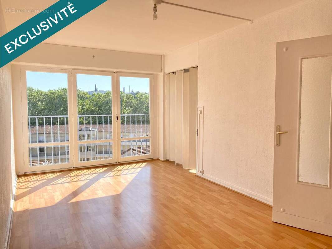 Photo 2 - Appartement à VENISSIEUX