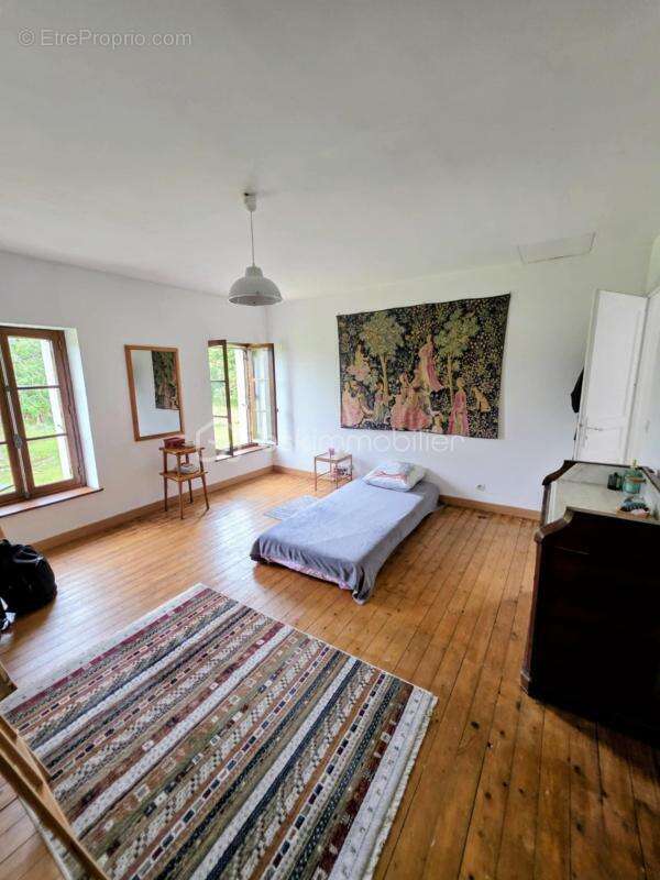 Maison à SAINTE-GAUBURGE-SAINTE-COLOMBE