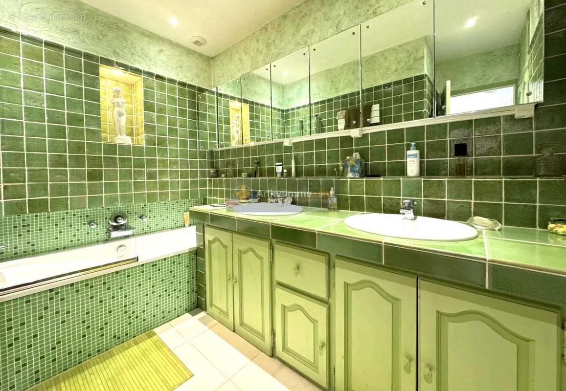 Appartement à LES ISSAMBRES