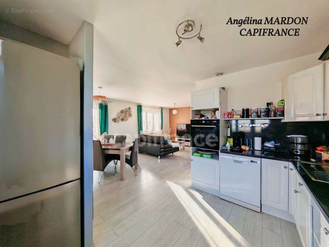 Maison Traditionnelle T5 de 124 m² – Terrain Paysager de 1215 m² + Piscine à Saint-Nicolas-de-la-Taille (76 170) - photo 9