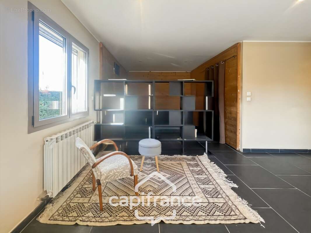 LES TAILLADES, maison individuelle de plain pied  de 210 m2, en campagne,  4 chambres, sur un terrain de 2900 m2 environ, piscin - photo 26